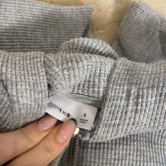 Aritzia TNA thermal set - Picture 3 of 6